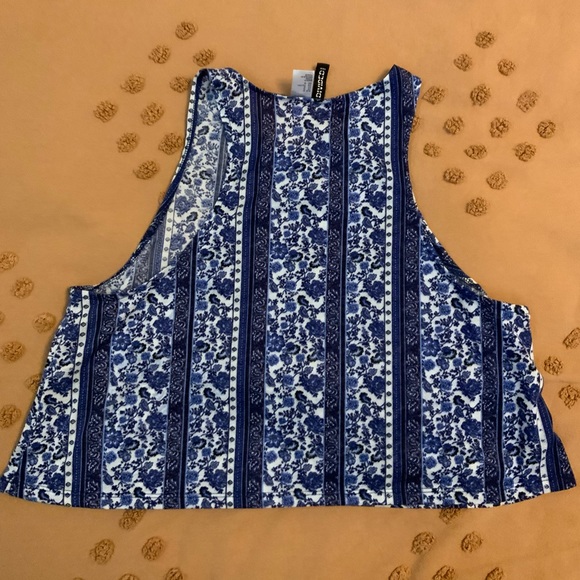 H&M blue pattern trapeze cropped tank - size medium - Picture 2 of 3